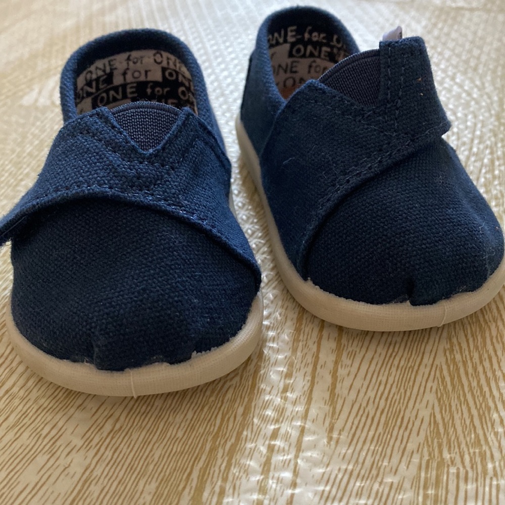 Tiny Toms - Picture 2 of 7